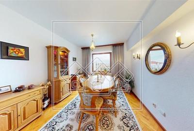 Apartament de vanzare in Sibiu - decomandat - 4 camere, balcon - - 16