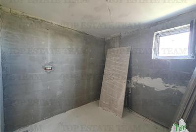 Duplex 8 camere cu doua intrari separate curte comuna Navodari - 17