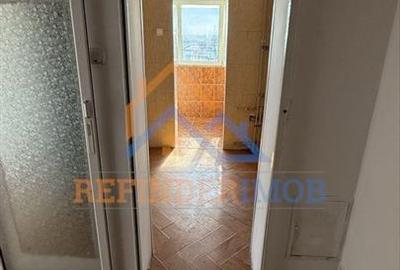Apartament de vanzare cu 3 camere, zona Trapezului - Metrou 1 Decembrie 1918 - 5