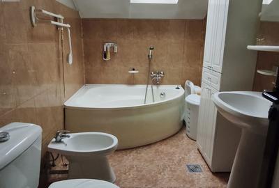 Casa de locuit Central 310 mp utili + 2 spatii comerciale de la strada - 5