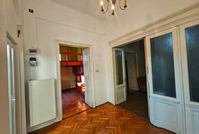 Casă cu arhitectură interbelică, 5 camere, teren 409 mp – Central - 11