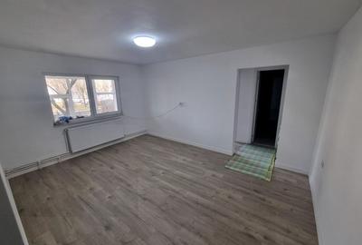 Apartament cu 2 camere semidecomandat în Inel II