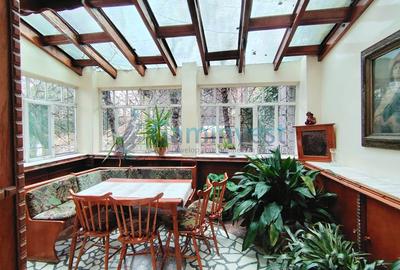 Casă individuală cu 5 camere în Ultracentral