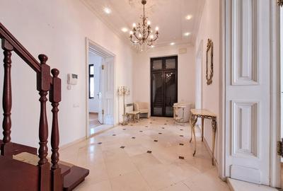 Casă individuală cu 7 camere în Armeneasca