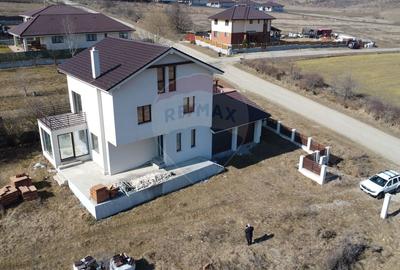 Casa spatioasa cu teren 1000 mp Corusu.Oportunitate - 2