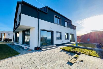 0% Comision! Casa noua- cuplata, S+P+M+(Pod), Dambul Rotund - 1