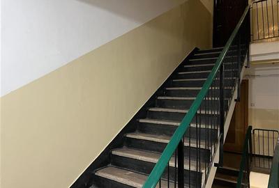 Apartament cu 3 camere decomandat, situat în cartierul Nicolina 2 - 13