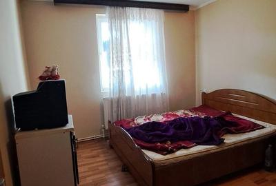 AGIGEA, 3 CAMERE DECOMANDAT 2 BAI, CENTRALA GAZ, 70 MP. PARCARE, BOXA - 18