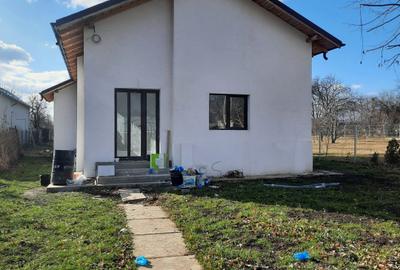 Casa 3 camere, teren 675 mp, renovat 2023, Urleta, Prahova