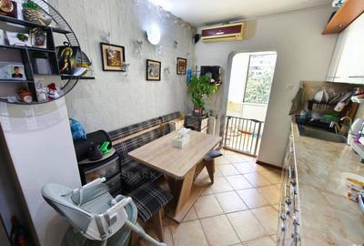 Apartament cu 3 camere decomandat, mobilat în Republicii