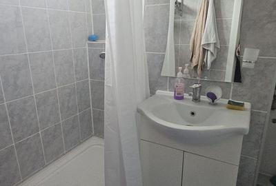 Inchiriez Apartament 2 camere- zona Bd.Al. Obregia- Sector 4 - 8