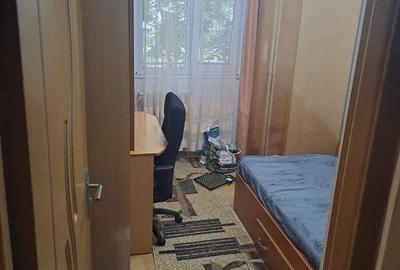 Apartament cu 3 camere, etaj 1/4, zona Alexandru Cel Bun - 4