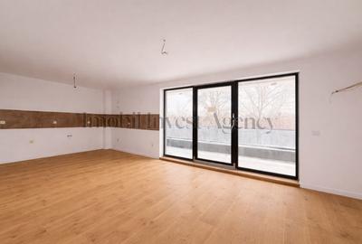 Apartament cu 3 camere semidecomandat în Nord