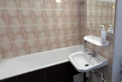 Piața Progresul. 3 camere decomandate .Parter. - 8