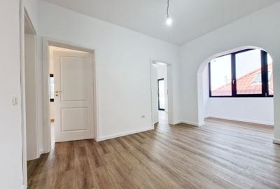 VANZARE APARTAMENT 4 CAMERE + BIROU + 3 DEPENDINTE - DOMENII/CASIN - 1