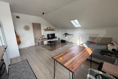 Apartament cu 2 camere semidecomandat, mobilat în Rediu