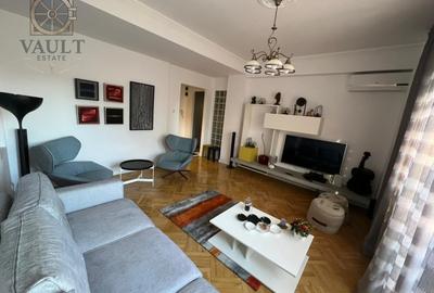 Apartament cu 4 camere decomandat, mobilat în Calea Victoriei