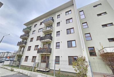 Apartament cu 2 camere decomandat în Tractorul