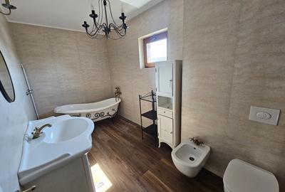 Casă spațioasă de închiriat cu curte amenajată și facilități complete - 19