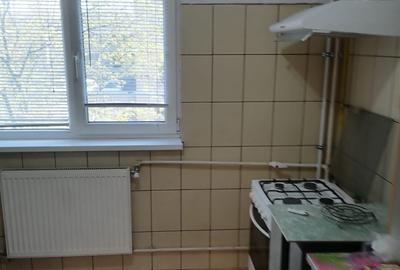 2 camere intersectia Nasaud cu Viilor etaj 1 - 2
