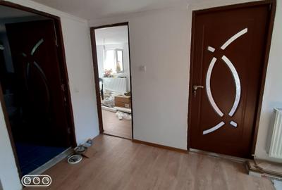 Casă cu 5 camere în Giulești