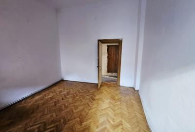 Casă cu arhitectură interbelică, 5 camere, teren 409 mp – Central - 27