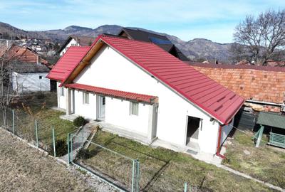 Casă Nouă, 3 Camere, 3 Băi – Vedere de vis spre Piatra Craiului - 1