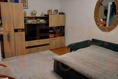 Apartament cu 2 camere decomandat în Casa de Cultură