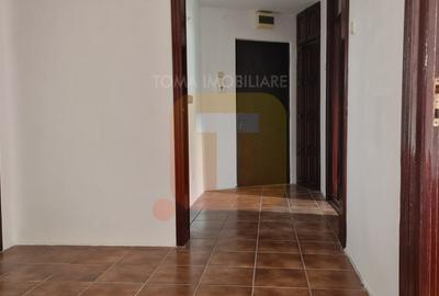 3 camere ultracentral – Piatra Neamț, etaj 4, balcon 7.9 mp - 2