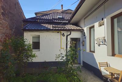Casa finisata la curte comuna, 56 mp, 2 camere - zona Centrala - 12