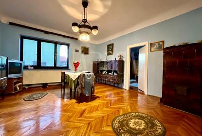 Apartament cu 3 camere semidecomandat în Central