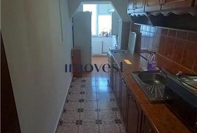 De inchiriat: Aparatament cu 3 camere in zona Micro 15 - 23