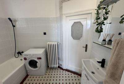 Bijuterie interbelică în centru - 16