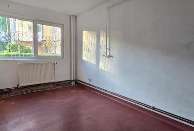 Vânzare apartament 3 camere , parter, micro 5 Târgoviște - 9