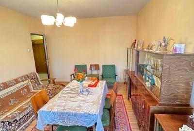 Apartament cu 4 camere decomandat în Dacia