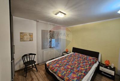 Casă solidă din cărămidă, mobilată, garaj, teren generos – Tarcău - 32