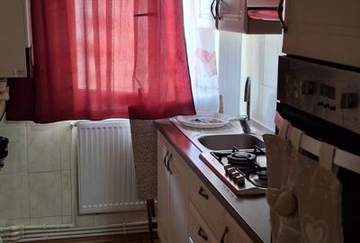 Apartament  2 camere, imbunatatit,  complet mobilat si utilat zona Sud, et. 3/4. - 9