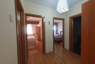 De vanzare – Apartament 3 camere -Complex Vega, Strada Tecuci - 10