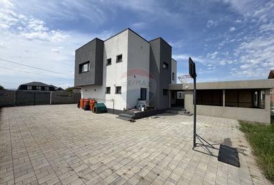 Casă / Vilă cu 5 camere de vânzare în zona Exterior Vest - 27