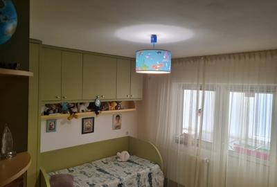 2 camere decomandat 57mp etaj 2 zona Nicolina - Pizza Nico - 3