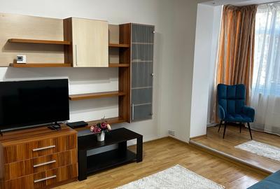 Apartament cu 2 camere semidecomandat, mobilat în Nicolina