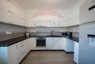 Casă / Vilă cu 4 camere de vânzare - 8