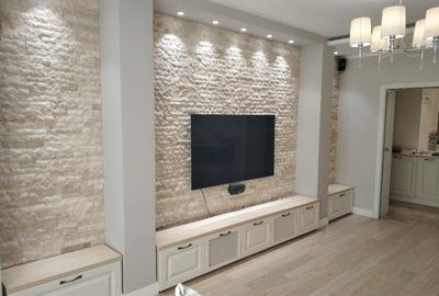 Apartament cu 3 camere decomandat, mobilat în Central