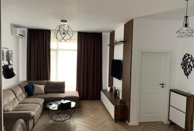 De vanzare apartament 3 camere + boxa + loc parcare - 1
