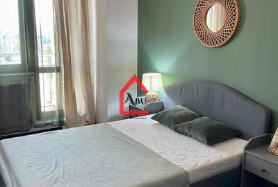 Apartament cu 2 camere semidecomandat, mobilat în Central