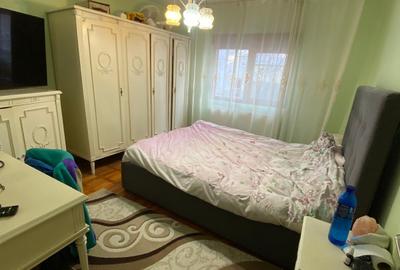 3 camere decomandate cu centrala, foarte spatios, Scoala M Sadoveanu - 3