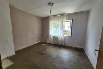 Oras Pantelimon, apartament 3 camere 84mp+boxa, str.  Livezilor - 8