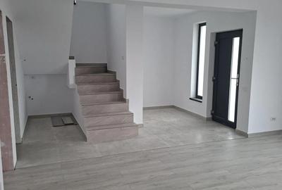 Casă individuală cu 4 camere în Berceni