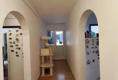 Apartament 3 camere DECOMANDAT, Etaj 2, Frumoasa ! - 2