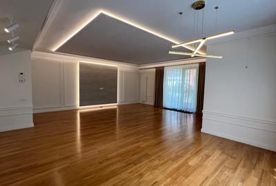 Apartament cu 4 camere decomandat, mobilat în P-ța Dorobanți